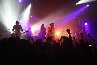 DI-RECT tijdens een optreden bij Poppodium Apollo in 2012