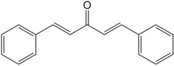 Structuurformule van dibenzylideenaceton