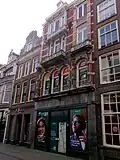 Winkel-woonhuis in neorenaissance (gevel) stijl