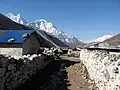 Stenen muren in Dingboche