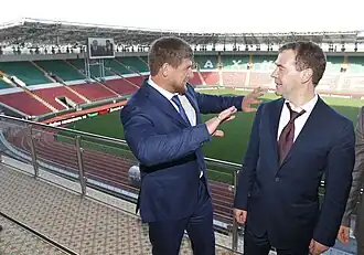 Dmitri Medvedev en Ramzan Kadyrov in gesprek in de Achmat Arena