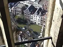 Zicht vanuit de Domtoren op een deel van de Lijnmarkt.