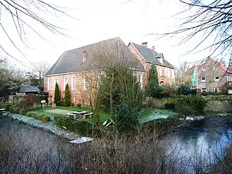 Achterzijde van de Beningaburg