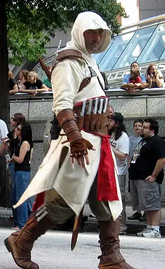 Cosplayer als Altaïr Ibn-La'Ahad
