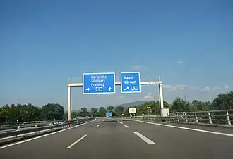 Het knooppunt vanaf de Franse A36.