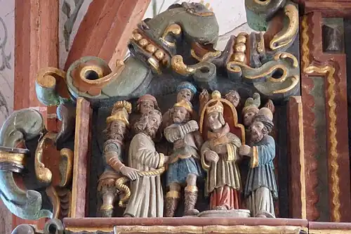 Hoogaltaar scène Jezus wordt voor het gerecht geleid