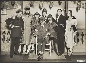 Spranklin (midden) met de cast van "Een Droom van Liefde", 1924