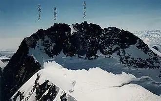Ostspitze, gelegen tussen Grenzgipfel en Dufourspitze (gezien vanaf Nordend)