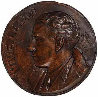 Medaille in Bas-Reliëf ontworpen door Pierre De Soete uit de Collectie Bas-reliëfs van Marie-Louise Dupont met Leopold III afgebeeld