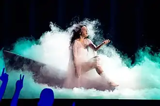 Aysel Məmmədova tijdens het Eurovisiesongfestival 2018