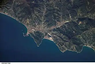 De kaap van Sestri Levante, de baai van Riva Trigoso en Moneglia.