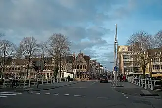 Ebbingebrug met op de achtergrond de Nieuwe Ebbingestraat