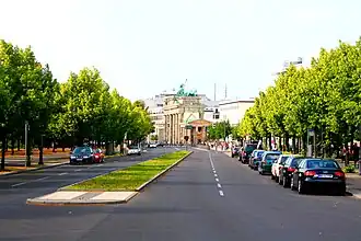 Ebertstraße in noordelijke richting met de Brandenburger Tor