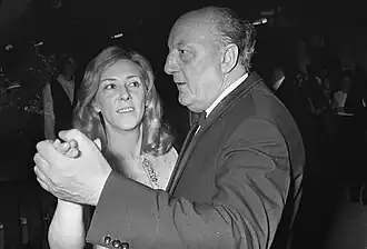 Ed Hoornik met Mies Bouhuys, Boekenbal 1968.