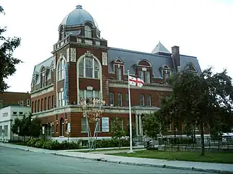 Edifice Georges-Vanier