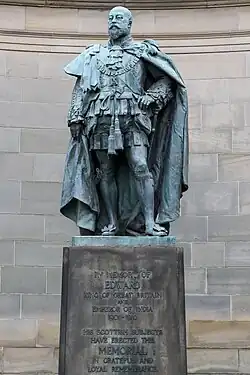 Het King Edward VII Statue in Palace of Holyroodhouse te Edinburgh