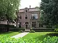 Villa met theehuis en hekwerk Catharina