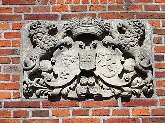 Geveltableau met wapen van de familie Alberda van Ekenstein