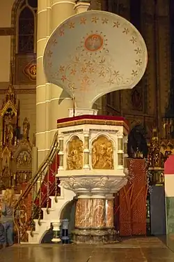 Preekstoel met klankbord