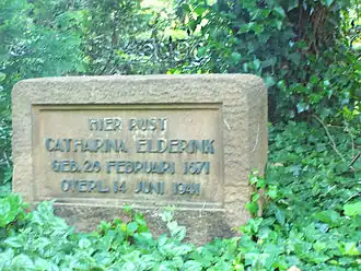 Het graf van Cato Elderink op de Oosterbegraafplaats