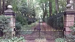 Ingang voormalige draf- en renbaan Cruysbergen