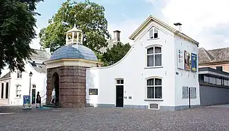 Entree van Museum Henriette Polak (’s Gravenhof 4)