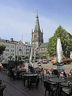 Marktplatz met Lambertuskirche