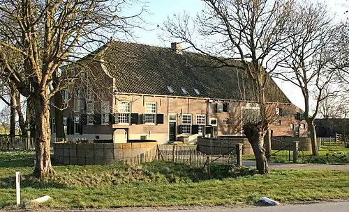 Boerderij Esterenburch (1738), Middelweg 5. Rijksmonument