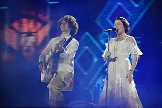 Artem Loekjanenko (links) en Ksenia Zjoek (rechts)