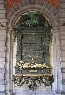 Reliëf van Julien Dillens met de stervende Everaard t'Serclaes in de galerij onder De Sterre, inmiddels vervangen door een exemplaar gemaakt van kunsthars.