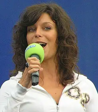 Evy aan het werk voor Radio Donna