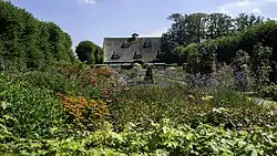 Bloemenkwekerij gezien naar voren