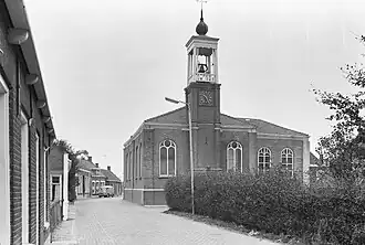 De Nederlands Hervormde Kerk, thans Protestantse Kerk, in de Kerkstraat te Lage Zwaluwe, 1965.