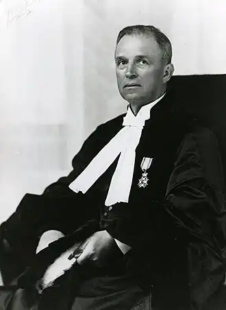 Kranenburg in toga door Mathieu Pieters, ca. 1930