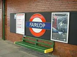 Roundel langs het westelijke perron