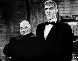 Ted Cassidy als Lurch (rechts) in 1966.