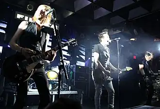 Filter tijdens een optreden in 2013