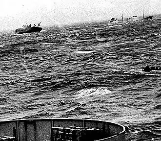 Flying Enterprise (linksboven)