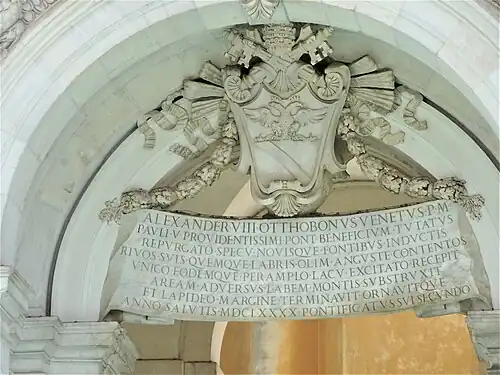 Wapenschild en inscriptie van Alexander VIII