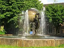 Fontein met boegbeelden, Marineterrein Amsterdam