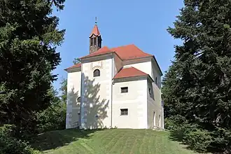 De Rosaliakapel op de hoogste top van de bergketen, gelegen nabij Kasteel Forchtenstein / Fraknó vára