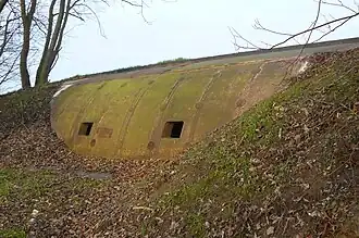 Frontkazemat met gebogen stalen pantser