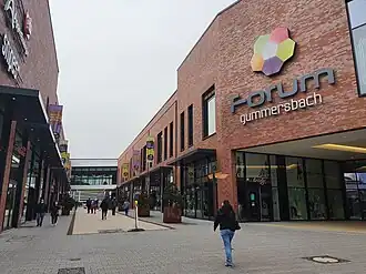 Hoofdingang van het winkelcentrum