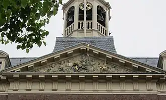 Fronton met stedenmaagd (1715)