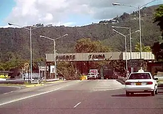 Een van de ingangen van Fuerte Tiuna