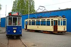 GVB 330 en HTM 816 bij de Electrische Museumtramlijn Amsterdam; 9 mei 2009.