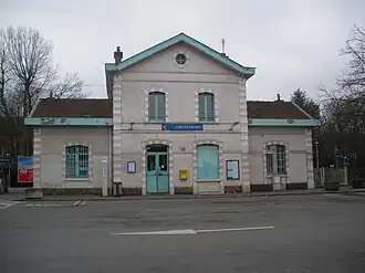 Voorgevel stationsgebouw