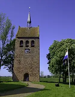 Vrijstaande kerktoren