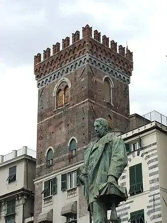 Morchitoren aan de Piazza Caricamento