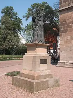 Monument voor Georg von Kopp voor de  St.&nbsp;Cyriacuskerk